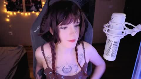 Snapshot of _mariko_ chatting on February 2025 03:07:01 PM Mariko online show from February 2025 03:07:01 PM