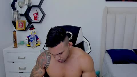 _matthew_santos_ online show from December 2024 11:17:01 AM