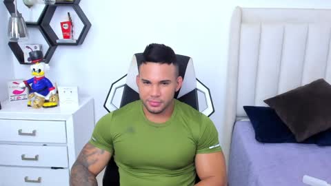 _matthew_santos_ online show from February 2025 03:08:02 AM