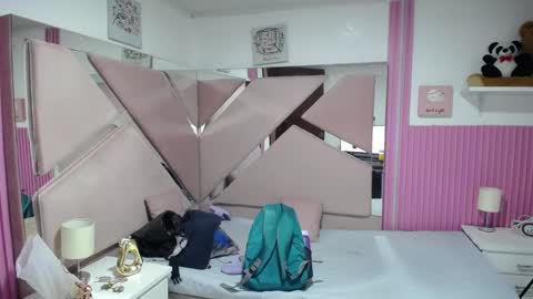  Mia  online show from April 2026 12:38:02 PM