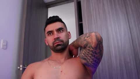 Snapshot of _mikestone chatting on November 2025 01:45:01 PM soy mike online show from November 2025 01:45:01 PM