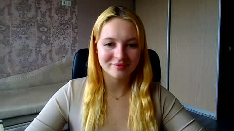 Snapshot of _mila_la_ chatting on July 2026 11:35:01 AM Melanie online show from July 2026 11:35:01 AM