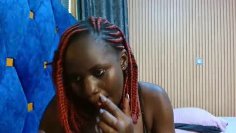 Milah online show from November 2025 07:35:01 PM