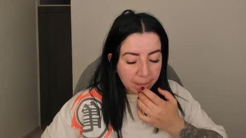 _miss_coco_ online show from September 2025 01:49:02 AM