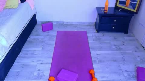 karoline uwu online show from September 2025 06:41:02 PM