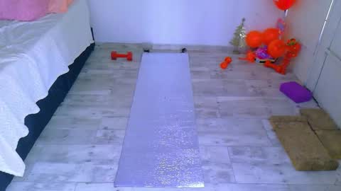 karoline uwu online show from October 2025 08:18:02 PM