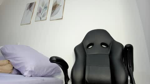 Snapshot of _molly_rosse_ chatting on May 2026 12:00:02 PM _molly_rosse_ online show from May 2026 12:00:02 PM