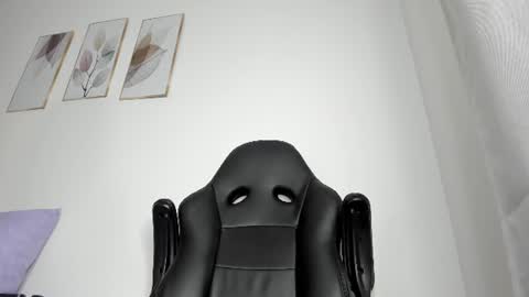 _molly_rosse_ online show from July 2026 12:00:01 PM