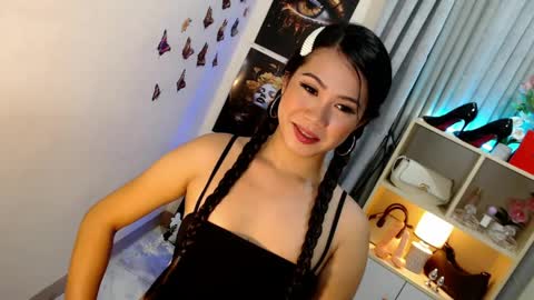 _mysticdoll_ online show from April 2026 11:43:01 PM