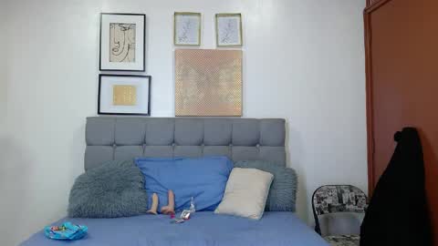 _naomi_s online show from April 2026 01:30:01 PM