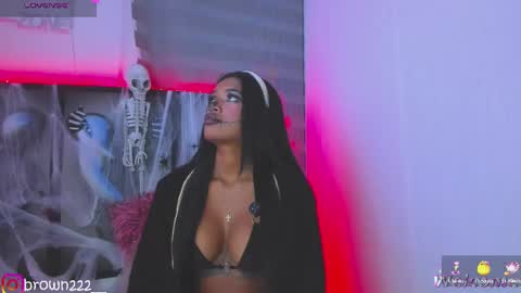 naomi brown online show from October 2025 02:37:02 AM