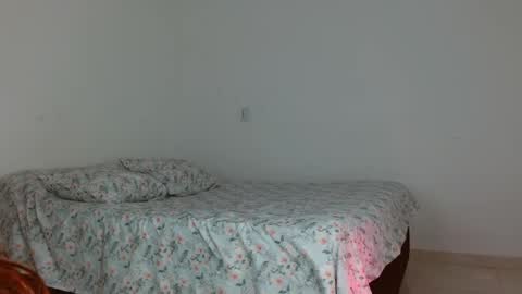 _nayade_ online show from February 2025 10:53:02 PM