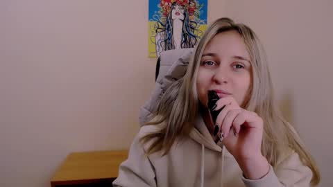 Nica online show from October 2025 08:48:01 AM