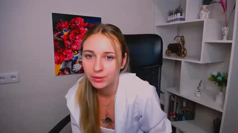 Snapshot of _nicole_new chatting on June 2026 08:39:01 AM Nica online show from June 2026 08:39:01 AM