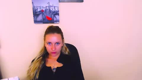 Snapshot of _nicole_new chatting on July 2026 07:06:01 AM Nica online show from July 2026 07:06:01 AM