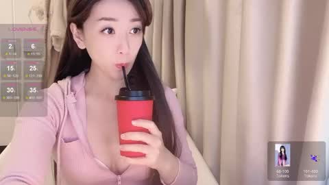 Snapshot of _nina_77 chatting on December 2024 05:33:02 AM _nina_77 online show from December 2024 05:33:02 AM