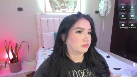 Snapshot of _nina_sweet chatting on September 2025 12:07:01 PM online show from September 2025 12:07:01 PM