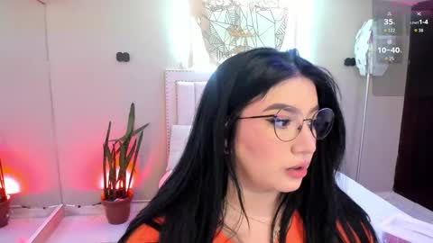 Snapshot of _nina_sweet chatting on October 2025 12:00:02 PM online show from October 2025 12:00:02 PM