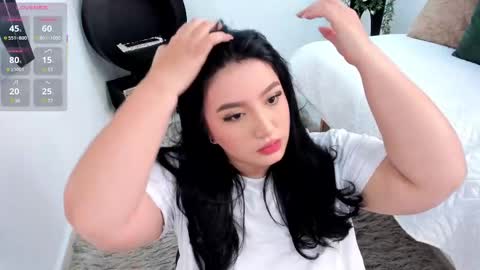 Snapshot of _nina_sweet chatting on November 2025 12:05:02 PM online show from November 2025 12:05:02 PM