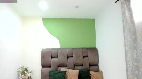 Snapshot of _nina_sweet chatting on November 2025 12:05:02 PM online show from November 2025 12:05:02 PM