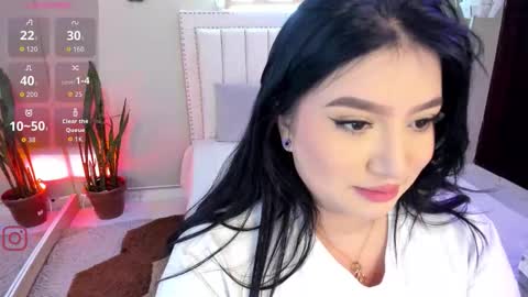 Snapshot of _nina_sweet chatting on December 2025 12:14:02 PM online show from December 2025 12:14:02 PM