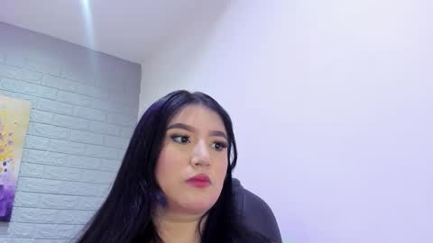 Snapshot of _nina_sweet chatting on December 2025 12:10:02 PM online show from December 2025 12:10:02 PM