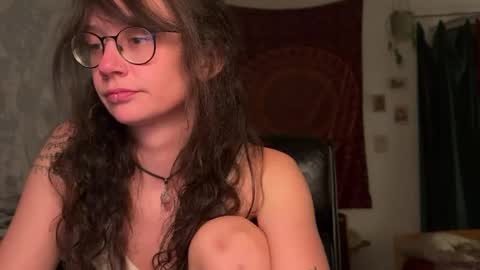 Mila online show from April 2026 08:07:01 PM