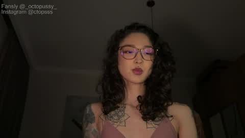 Mikayla online show from April 2026 09:27:01 PM