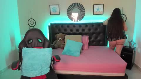 Snapshot of _oliviajoness chatting on October 2025 03:32:01 PM Olivia jones online show from October 2025 03:32:01 PM