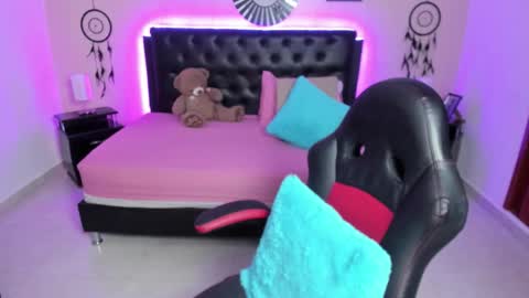 Snapshot of _oliviajoness chatting on December 2025 11:59:01 AM Olivia jones online show from December 2025 11:59:01 AM