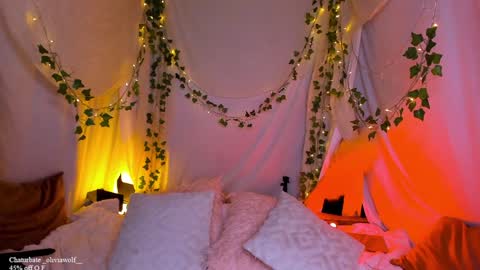 Snapshot of _oliviawolf__ chatting on January 2025 09:43:02 PM Olivia Wolf online show from January 2025 09:43:02 PM