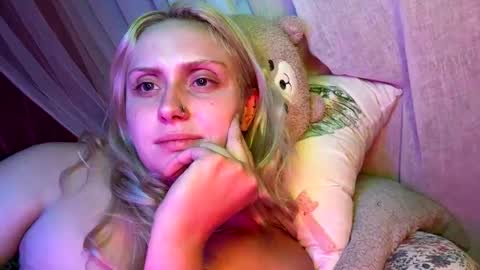 Snapshot of _peaceoutgirlscout_ chatting on September 2025 02:44:02 AM _peaceoutgirlscout_ online show from September 2025 02:44:02 AM