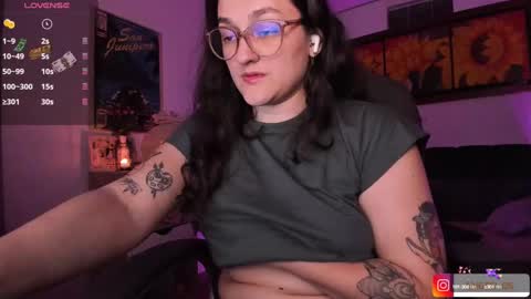 Snapshot of _peach__ chatting on January 2025 04:02:02 AM violeta ig online show from January 2025 04:02:02 AM