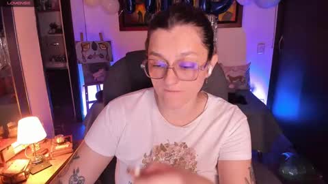 Snapshot of _peach__ chatting on March 2025 03:37:02 AM violeta ig online show from March 2025 03:37:02 AM