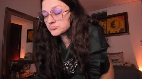 Snapshot of _peach__ chatting on September 2025 03:53:01 AM violeta ig online show from September 2025 03:53:01 AM