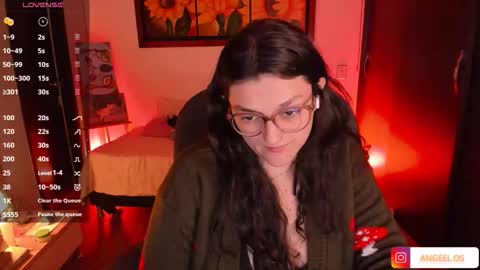 Snapshot of _peach__ chatting on October 2025 04:43:02 AM violeta ig online show from October 2025 04:43:02 AM