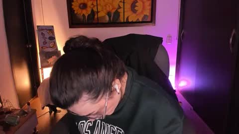 Snapshot of _peach__ chatting on October 2025 03:18:01 AM violeta ig online show from October 2025 03:18:01 AM