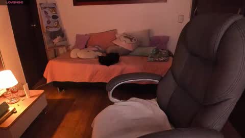 Snapshot of _peach__ chatting on October 2025 03:40:02 AM violeta ig online show from October 2025 03:40:02 AM