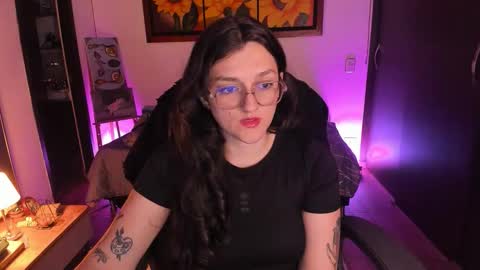 Snapshot of _peach__ chatting on November 2025 03:59:02 AM violeta ig online show from November 2025 03:59:02 AM