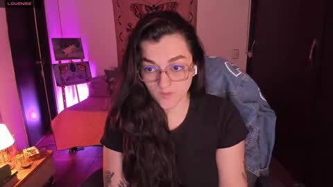 Snapshot of _peach__ chatting on February 2026 03:59:02 AM violeta ig online show from February 2026 03:59:02 AM