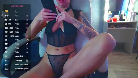 Snapshot of _pink__rabbit_ chatting on December 2025 08:23:01 AM Ilona online show from December 2025 08:23:01 AM