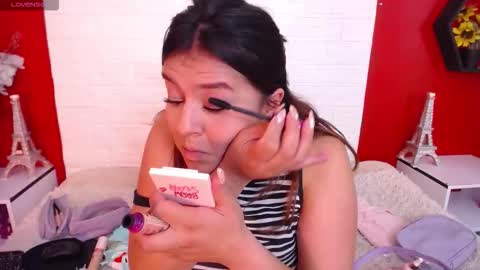 Snapshot of _poison_sweet chatting on October 2025 11:05:02 PM Laura online show from October 2025 11:05:02 PM