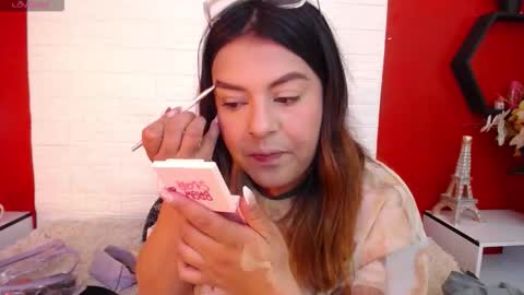 Snapshot of _poison_sweet chatting on December 2025 06:35:02 PM Laura online show from December 2025 06:35:02 PM