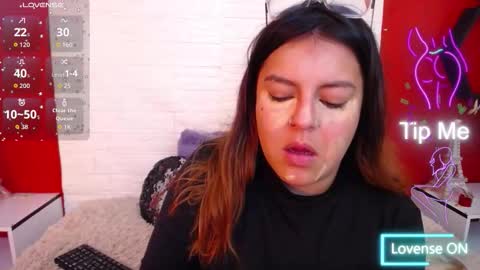 Snapshot of _poison_sweet chatting on December 2025 05:51:01 PM Laura online show from December 2025 05:51:01 PM