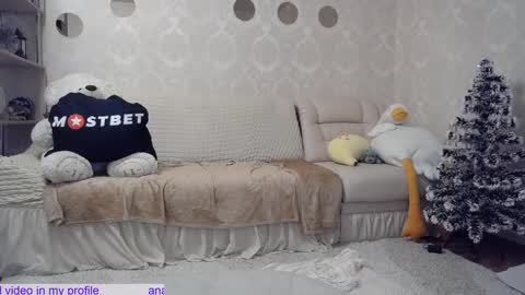 _pretty_fox_ online show from December 2024 01:02:02 PM