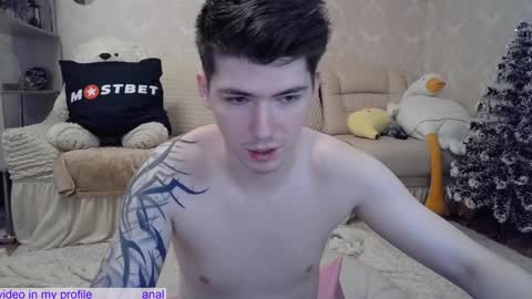 _pretty_fox_ online show from December 2024 05:42:01 AM