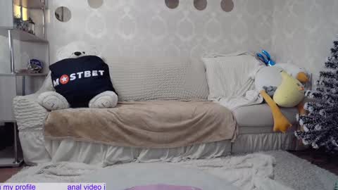 _pretty_fox_ online show from December 2024 04:44:02 AM