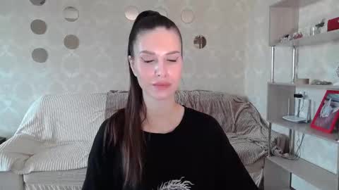 _pretty_fox_ online show from September 2025 10:42:01 AM