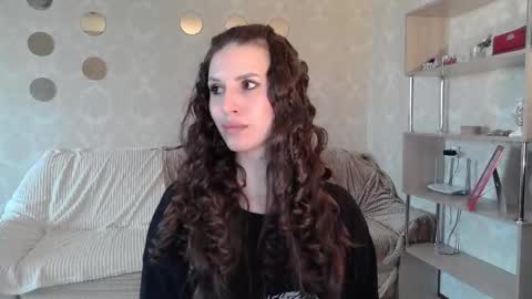 _pretty_fox_ online show from October 2025 08:18:02 AM