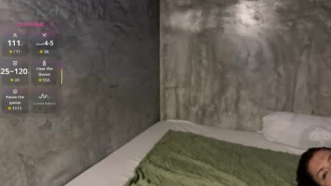 Snapshot of _private_person_ chatting on November 2025 02:05:01 PM HADLY today day-off see u online 0112 online show from November 2025 02:05:01 PM